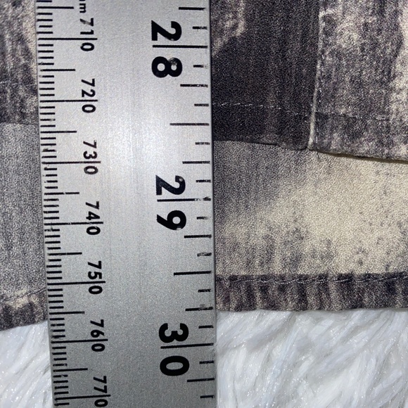 Eileen Fisher Silk abstract Sleeveless Tunic Blouse Excellent Condition - Picture 6 of 6